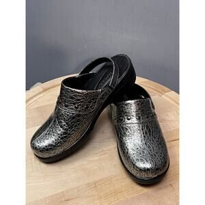 Ingaro Frisco Comfort Shoes Womens 9M Silver Reptile Studded Slip Resistant